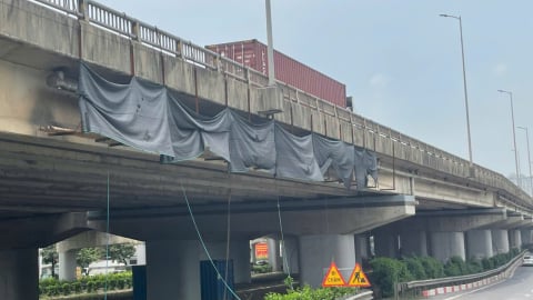 'Nóng' tình trạng ùn tắc Vành đai 3 trên cao: Bao giờ sửa chữa mới xong?