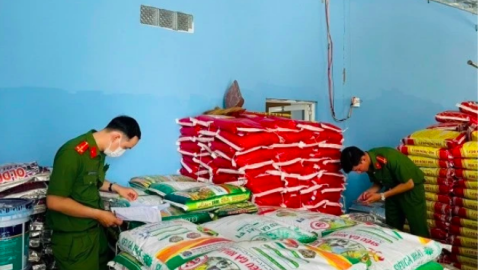 Tin hot thị trường ngày 12/8: Phú Thọ triệt phá loạt đường dây sản xuất thực phẩm giả quy mô lớn