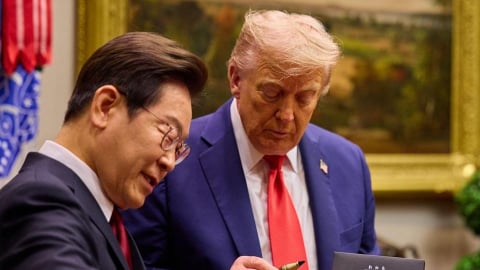Lời khen bất ngờ của ông Trump giúp cổ phiếu công ty bút Hàn Quốc tăng vọt 60%