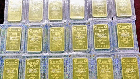 Giá vàng hôm nay 31/8: Vàng SJC phá đỉnh lịch sử leo lên mốc 130,6 triệu đồng/lượng