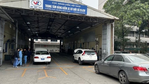 Hàng trăm nghìn phương tiện có nguy cơ 'đắp chiếu' vì chưa đổi giấy đăng ký xe