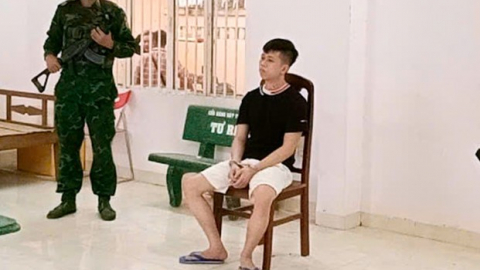 Bắt đối tượng mang súng quân dụng cùng 25 viên đạn từ Campuchia về qua cửa khẩu ở Long An