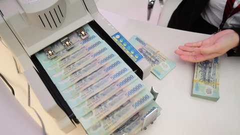 Lãi suất ngân hàng cao nhất hôm nay 4/4: Khách hàng VPBank, MBBank lưu ý chính sách lãi suất tiết kiệm mới