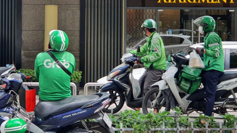 Grab Việt Nam bồi thường cho khách 2 triệu đồng khi không giao hàng đúng hẹn