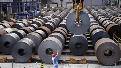 Giá thép thanh giảm mạnh, Trung Quốc hoãn mua quặng