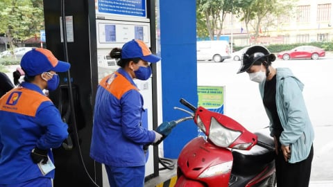 Giá xăng dầu hôm nay 25/4: Thị trường đảo chiều, dầu thô bật tăng, giá trong nước biến động