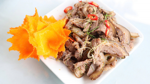 Dê tái chanh Ninh Bình lọt top những món ngon từ thịt dê hấp dẫn nhất hành tinh