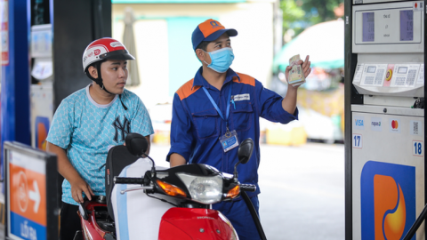 Giá xăng dầu hôm nay 28/4: Tiếp tục bật tăng phiên đầu tuần, xăng dầu trong nước biến động