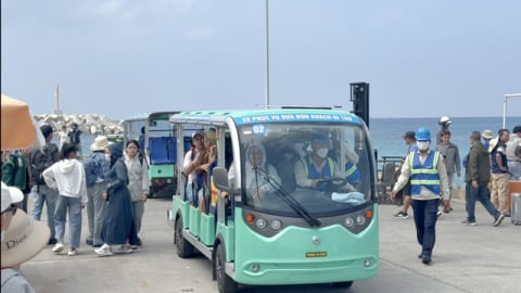 Điểm cộng cho chất lượng phục vụ du khách tại Nhà ga cảng Bến Đình, huyện Lý Sơn