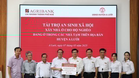 Agribank Chi nhánh thành phố Huế mang mái ấm đến với đồng bào vùng cao A Lưới