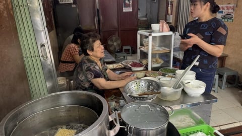 Hà Nội: Nhà hàng ăn uống đối mặt với tăng giá điện