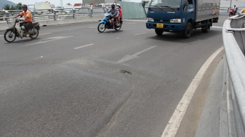 Tìm nguyên nhân dẫn đến vết sụt lún trên nút giao thông nghìn tỷ ở Nha Trang