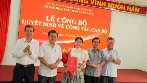 Nghệ sĩ Nhân dân hiếm hoi được trao danh hiệu ở tuổi 40 làm Trưởng Đoàn Cải lương Long An