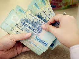 Kho bạc Nhà nước bơm 2.400 tỷ đồng mua USD