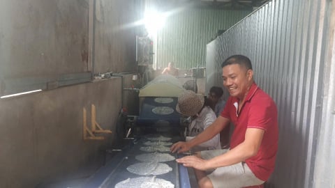 “Cần câu” trao đúng người, đôi vợ chồng ở Quảng Nam đổi đời với mô hình sản xuất bánh tráng