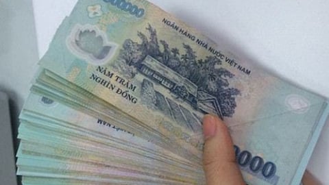 Người dân gửi gần 7,4 triệu tỷ đồng vào ngân hàng