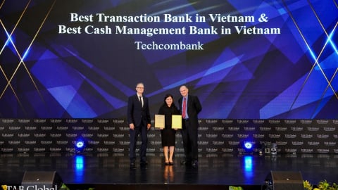 Techcombank 3 năm liên tiếp thắng lớn tại Lễ trao giải The Asian Banker, khẳng định vị thế ngân hàng giao dịch hàng đầu khu vực
 