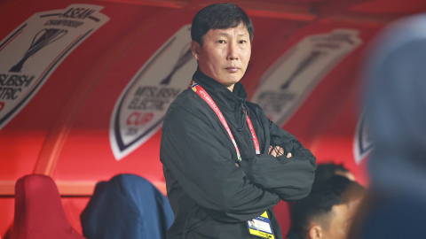 ASEAN All-Stars vs M.U (19h45 ngày 28/5): HLV Kim Sang-sik phải “liệu cơm, gắp mắm”
