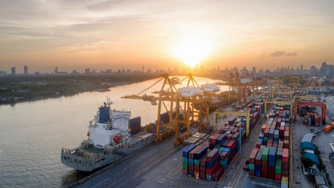 UOB 'gợi ý' thời điểm đồng VND phục hồi, giữ quan điểm thận trọng với triển vọng kinh tế Việt Nam
