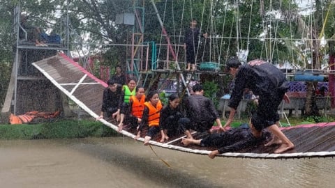 Trước khi sáp nhập tỉnh Tiền Giang, UBND tỉnh Đồng Tháp ban hành một kế hoạch quan trọng ở lĩnh vực gì mà đảm bảo tăng trưởng 2 con số?
