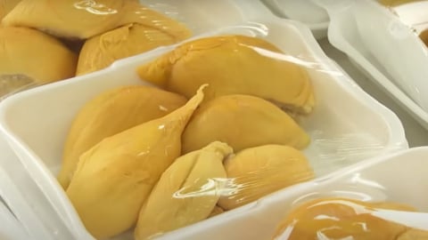 Tiểu thương báo tin vui: Giá sầu riêng sẽ 'giảm sốc', người mê sầu riêng tại Singapore tha hồ ăn thỏa thích!