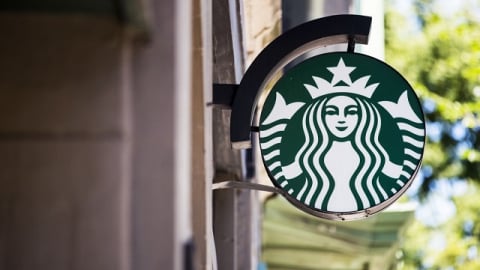 Dù khó vẫn không rút lui: Starbucks quyết giữ thị phần tại Việt Nam – Ván cược sinh tồn giữa 'biển' quán nội địa
