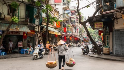  Tạp chí Mỹ Vogue hé lộ những điều tuyệt vời nhất khi du lịch Việt Nam: Từ chợ nổi đến đi xe máy vòng quanh Hà Giang 