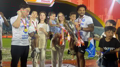 Tiền đạo Nguyễn Xuân Son: 'Tôi đang cố gắng 200% để trở lại'
