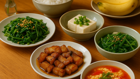 Bữa cơm tối 120 nghìn: Thịt ba chỉ rang cháy cạnh, canh trứng cà chua, rau muống trộn vừng lạc