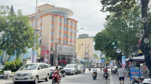 Nhiều chủ khách sạn ở trung tâm tỉnh Quảng Ngãi mới tươi “như hoa” cả tháng qua vì lý do này