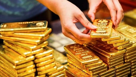 Giá vàng hôm nay 5/7: Thế giới duy trì đà tăng, trong nước mất mốc 121 triệu đồng/lượng