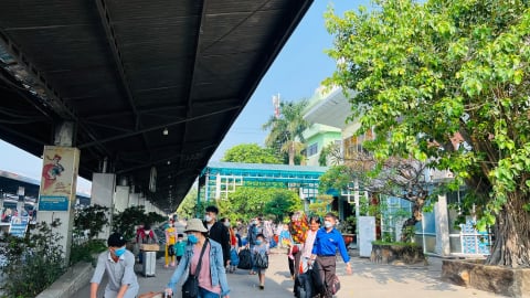 Khách du lịch hè tăng, đường sắt bổ sung nhiều tàu từ TP.HCM – Nha Trang