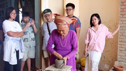 Người ta đang tới một làng cổ nổi tiếng ở tỉnh Khánh Hòa mới để xem điều này
