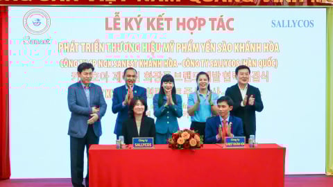 Sanest Khánh Hòa tổ chức lễ ký kết hợp tác phát triển thương hiệu mỹ phẩm với Công ty Sallycos 