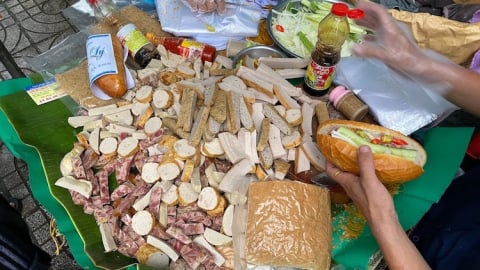 Hàng quán điểm tâm ở TP.HCM, ai quản?