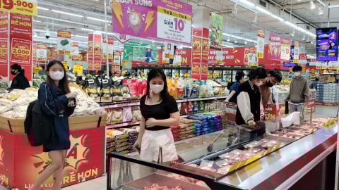 Giá điện, thực phẩm và y tế đồng loạt tăng, CPI tháng 7 tăng theo