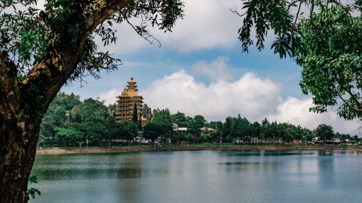 Trekking núi Cấm đầu hè