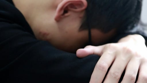 Yêu không công khai, chàng trai bàng hoàng khi nhận về '4 chiếc sừng'