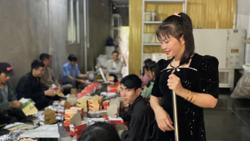 Có 12 chiếc đinh trong chân, người phụ nữ kém may mắn khiến nhiều người phải nể phục vì điều này 