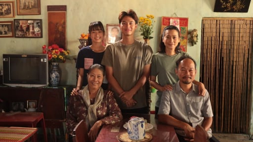 'Lật mặt 8: Vòng tay nắng' của Lý Hải dẫn Top 1 phòng vé mùa nghỉ lễ 30/4-1/5