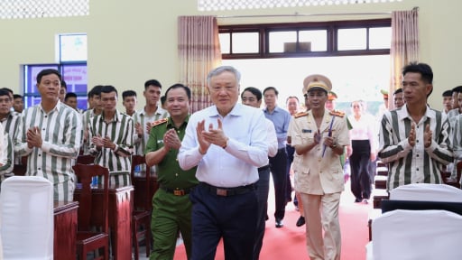 Phó Thủ tướng Thường trực Nguyễn Hòa Bình: Những phạm nhân được đặc xá đã khắc phục trên 12.000 tỷ đồng