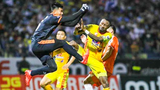Nghịch lý Hoàng Vũ Samson với bóng đá Việt Nam