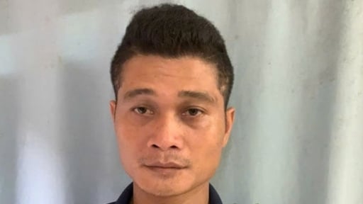 Nắm quy luật của mẹ đẻ, con trai đột nhập vào nhà trộm đi kiềng vàng, lắc tay, đô la Mỹ
