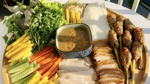 Nghỉ lễ, mẹ đảm Sài Gòn làm mẹt cuốn siêu hấp dẫn nhâm nhi cực đã, ai bí món tham khảo ngay