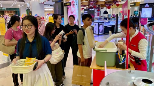 Cảnh bất ngờ tại Vạn Hạnh Mall dịp lễ 30/4