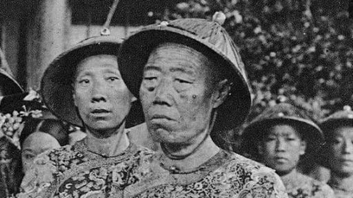 Vì sao thái giám cổ đại quấn khăn quanh eo cả đời?