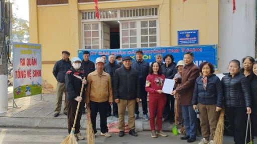 Ngày Chủ nhật có ích, vui vẻ của nông dân một thành phố ở Lạng Sơn