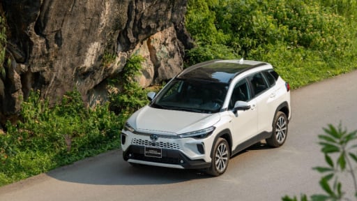 Thấy gì từ chiến lược hybrid của Toyota tại Việt Nam?