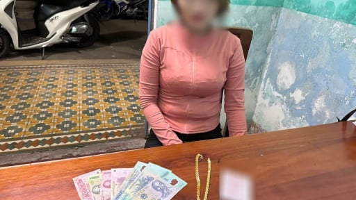 Bắt nhanh nữ 9x vào tiệm vàng trộm vàng