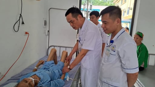 Từ chối phẫu thuật dù nguy kịch, các bác sĩ phải thuyết phục bằng cách này